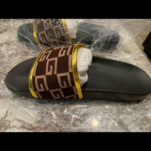 gucci pursuit gg slides